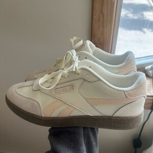 Reebok sneakers- read description for sizing